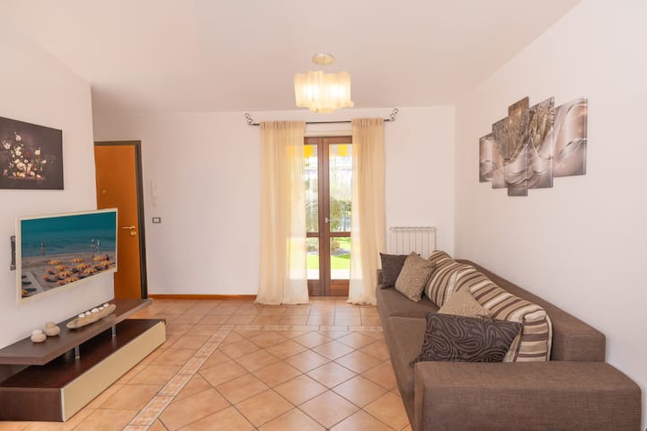 Villa Tonina [Private Garden And Free Wi-fi] - Italia