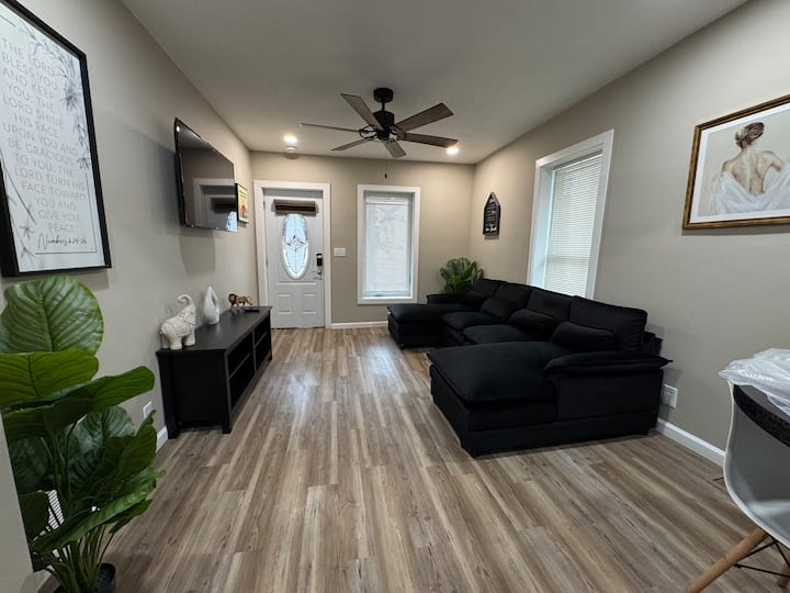 Modern Kc Home  7 Min To Downtown  Near Stadiums - Kansas City