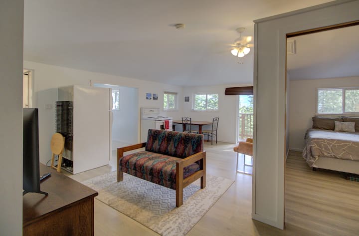 Nature Lovers Cozy Carriage Home - バンクーバー島