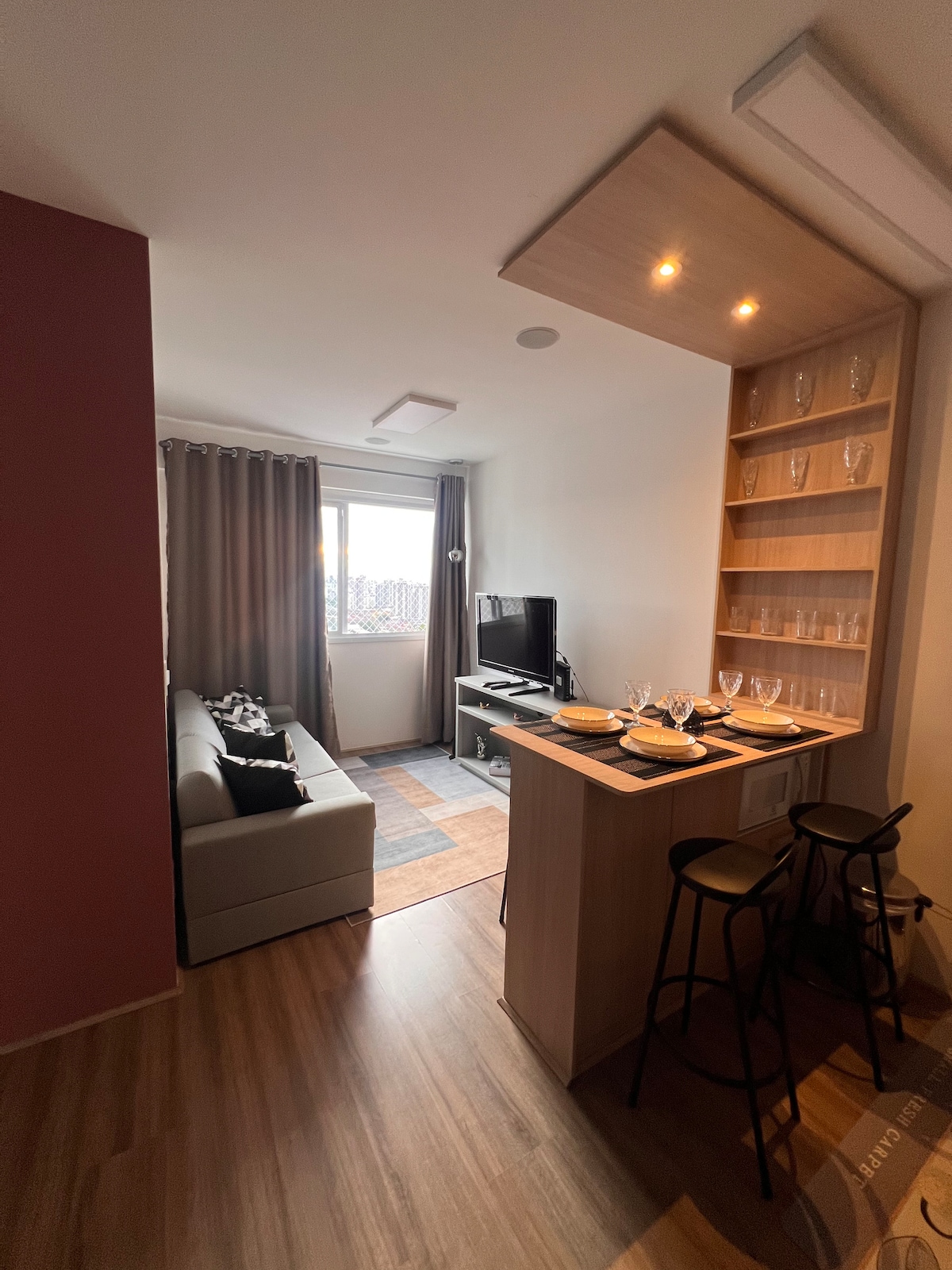 Top Airbnb: New and stylish apartment next to the subway station em Belém