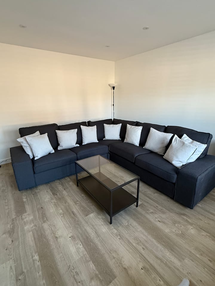 Stylish Chic Home - Study Space Surrey - Redhill