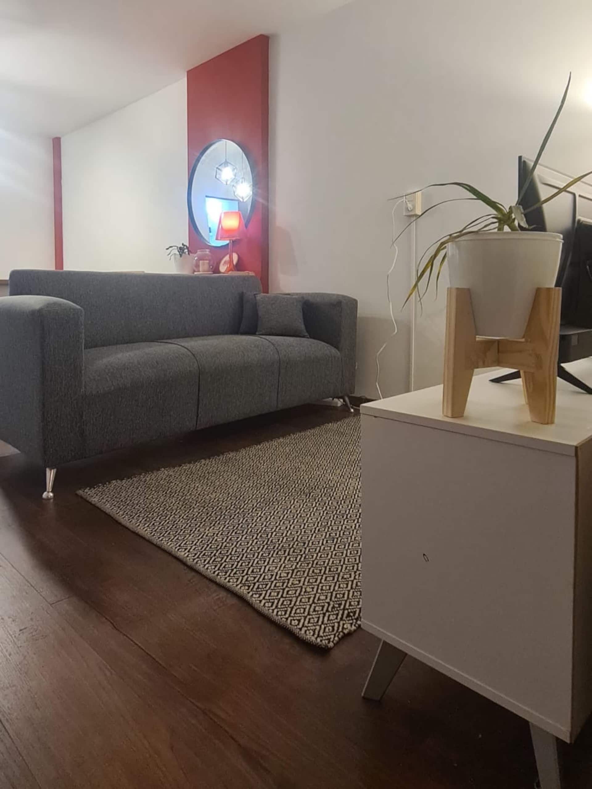 Spacious and modern apartment with patio downtown