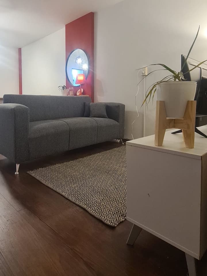 Remodelled studio apartment with patio in San Nicolás