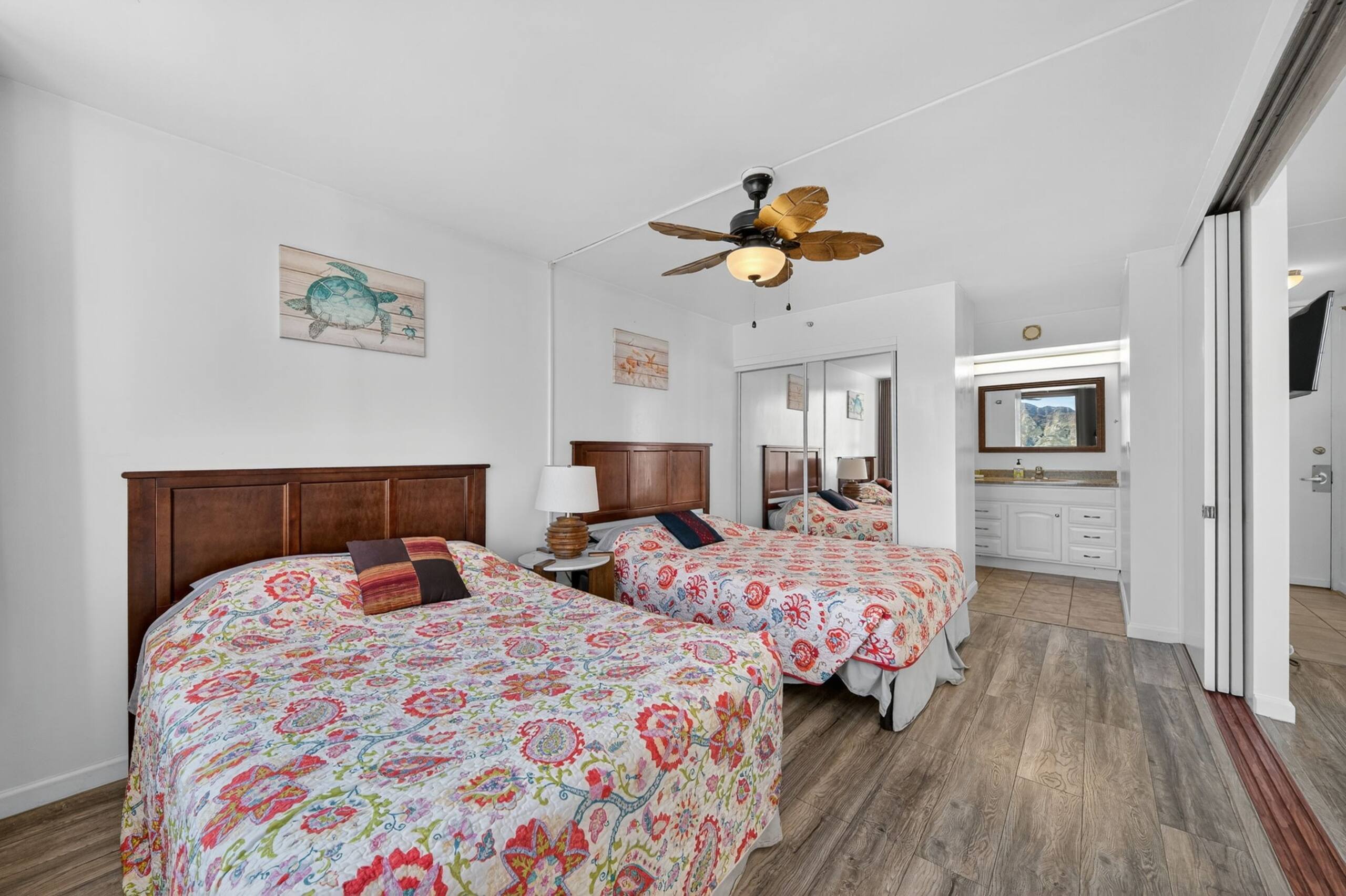 Condo in Honolulu · ★4.95 · 1 bedroom · 3 beds · 1 private bath - Image 44