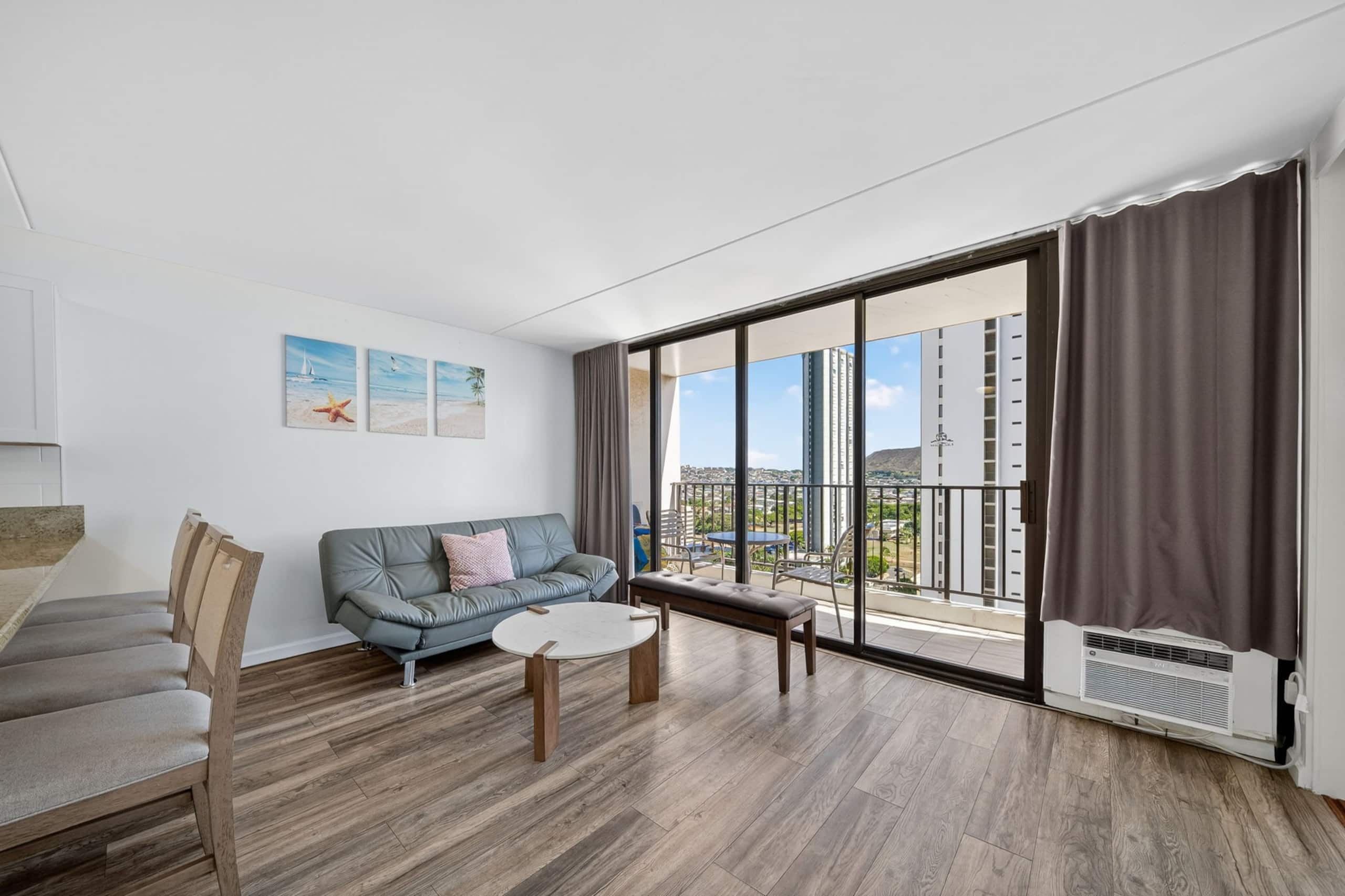 Condo in Honolulu · ★4.95 · 1 bedroom · 3 beds · 1 private bath - Image 39