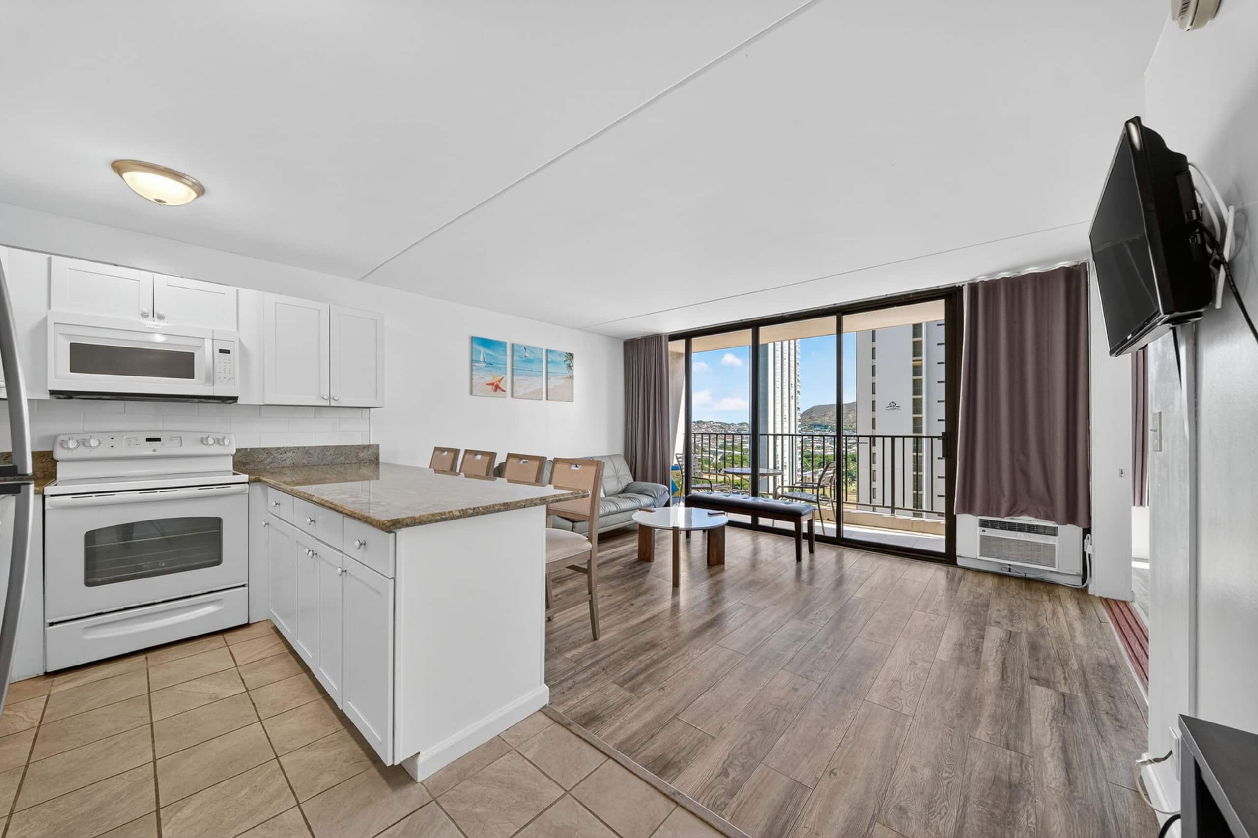 Condo in Honolulu · ★4.95 · 1 bedroom · 3 beds · 1 private bath - Image 40