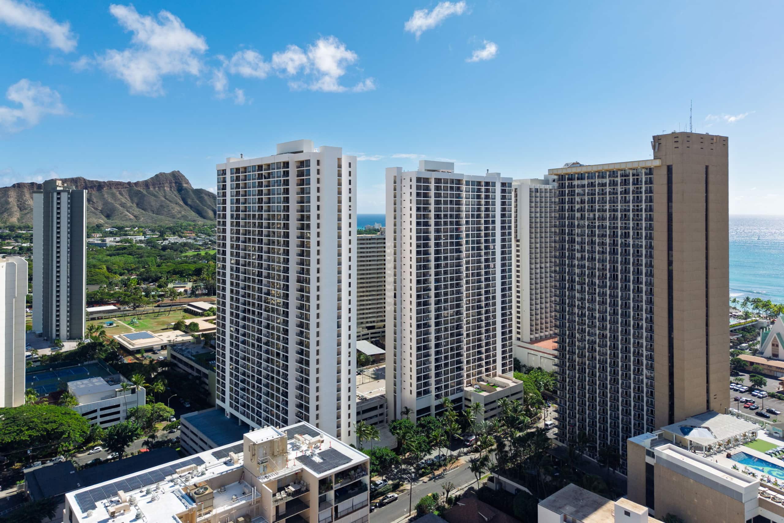 Condo in Honolulu · ★4.95 · 1 bedroom · 3 beds · 1 private bath - Image 29