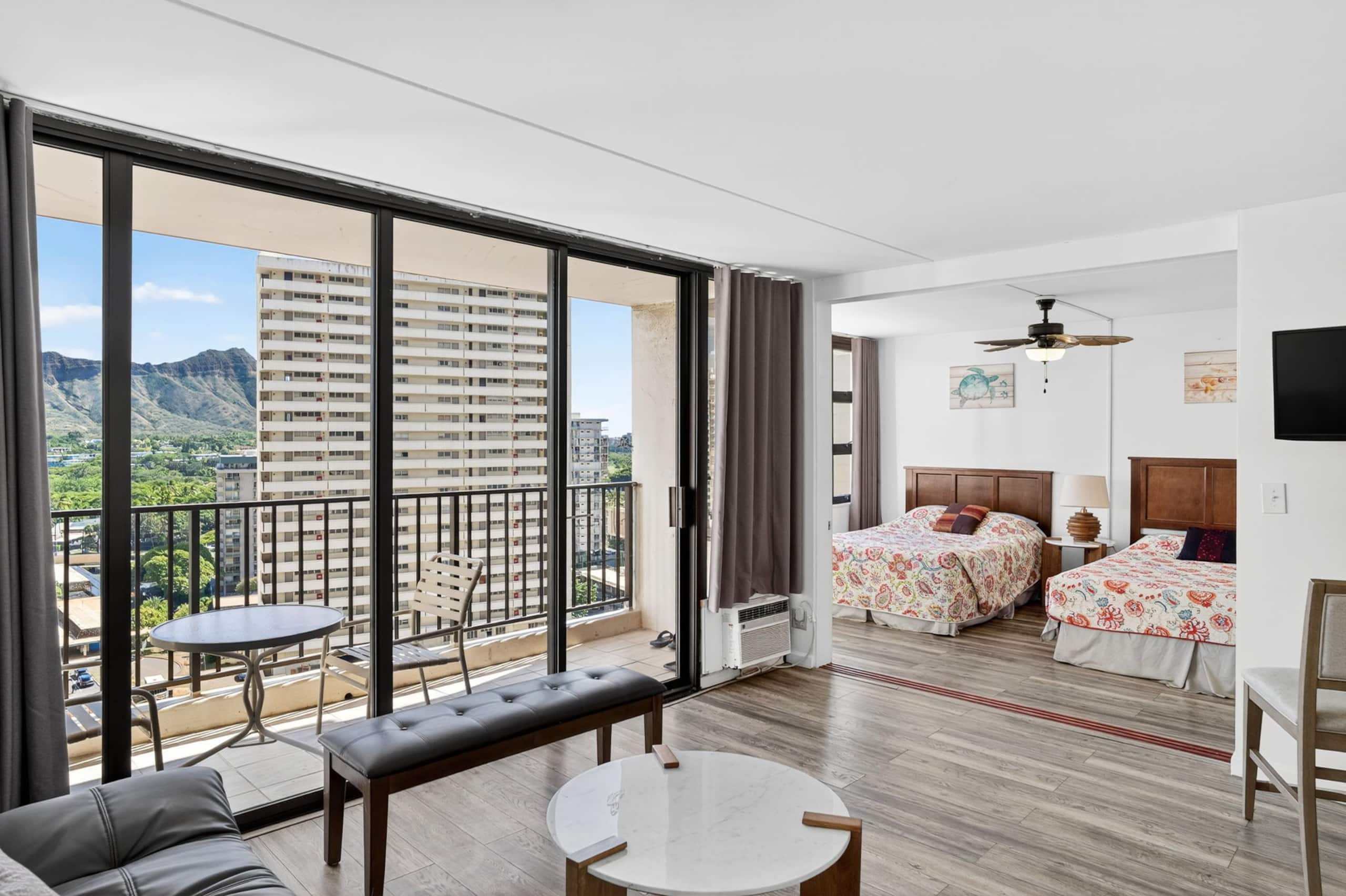 Condo in Honolulu · ★4.95 · 1 bedroom · 3 beds · 1 private bath - Image 27
