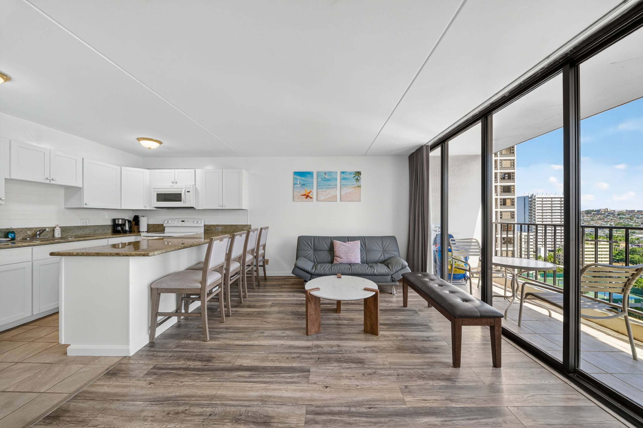 Condo in Honolulu · ★4.95 · 1 bedroom · 3 beds · 1 private bath - Image 5
