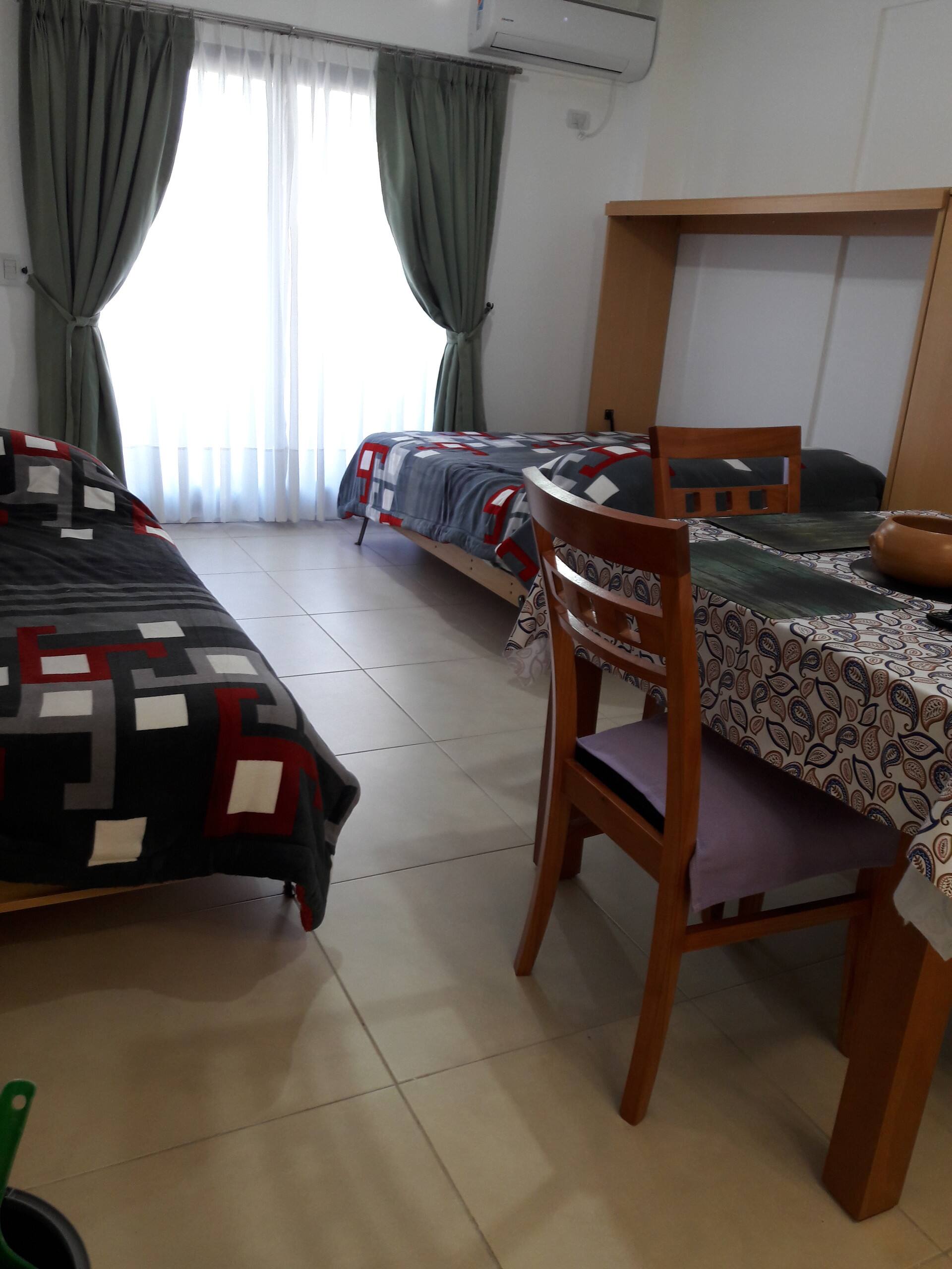 Studio apartment in Monserrat