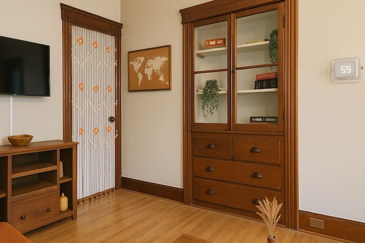 Warm & Comfortable 2br | 1st Flr | Shrewsbury St - Grafton, MA