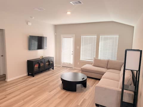 Top Airbnb: New Build Hideaway in Lake Houston