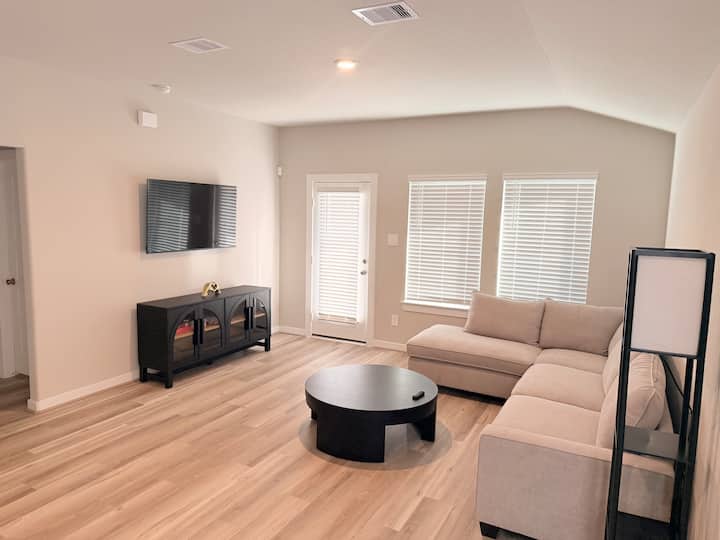 New Build Hideaway - Crosby, TX