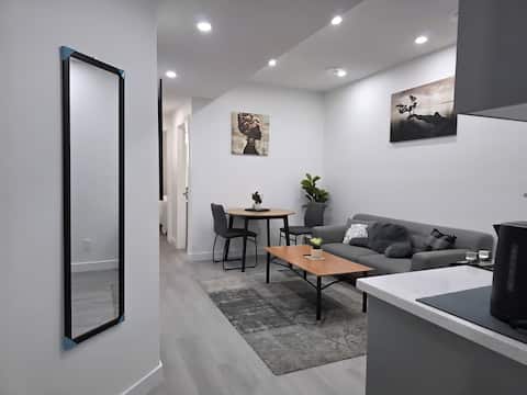 Successful Airbnb property: Cozy 2 Bedroom Walkout Suite in Moraine