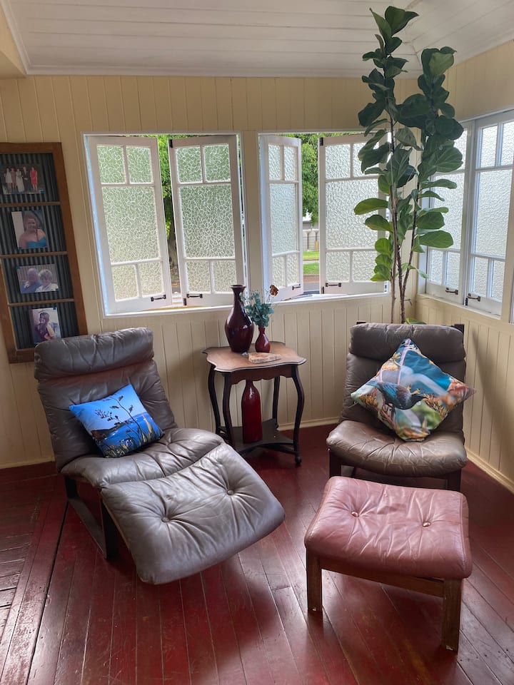 Central Atherton Cottage - 애서튼