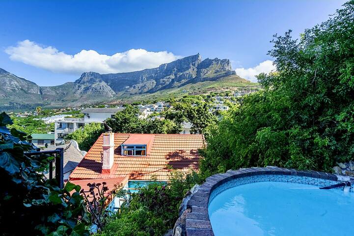 Idyllic Table Mountain Heritage Home gallery image 3