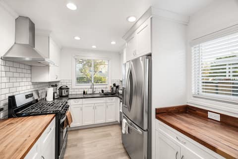 Charming Sky Cove SFO Haven 6BR Walk to BART