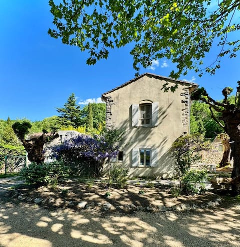 Cozy 10-Person Gîte in a Natural Setting – River & Cévennes