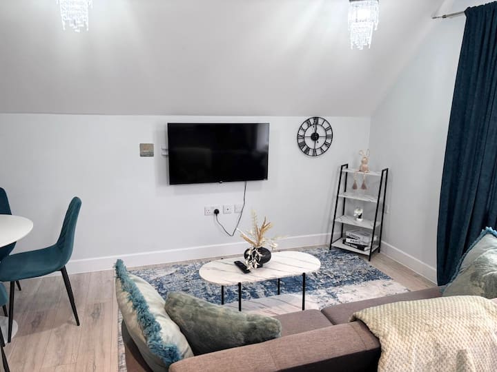 Castle-view Apartment + Free Parking On Site - Dover