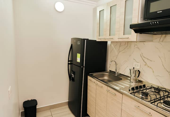 Apartment In El Poblado, One Block From The Metro. - Medellín, Colombia