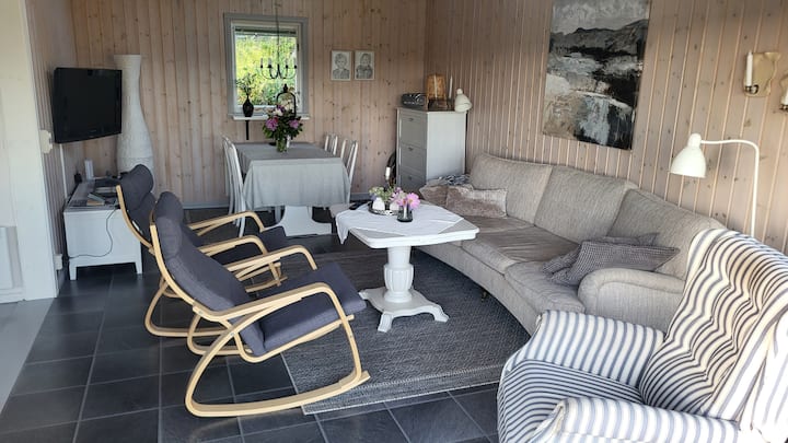 Sommarstuga, 10 Km Fr Bollnäs, Vid Sjön Varpen. - Bollnäs