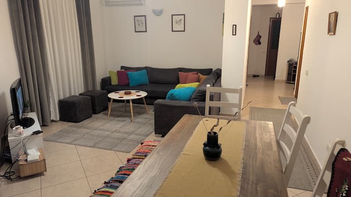 Old Town Gem · Cozy, Spacious Family Apartment - Tirana