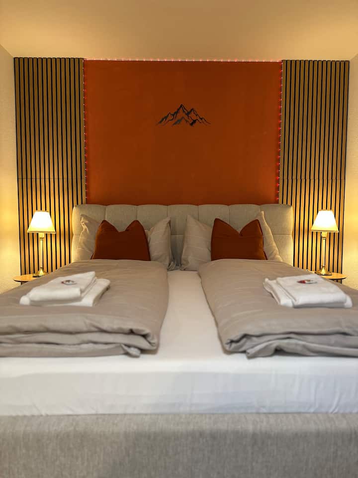 Útulná a mäkká manželská posteľ 180 x 200