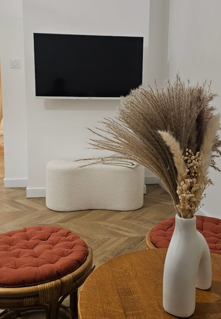 Appartement T2 Avec Place De Parking Privé. - Moulins
