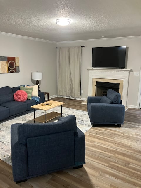 Top performing Airbnb: 4BR Corporate Stay & ALE Housing | Fast Wi-Fi in Birmingham