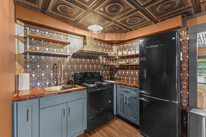 The Velvet Saddle Speakeasy @The Pony Farm Ranch - Smugglers' Notch Resort, Jeffersonville