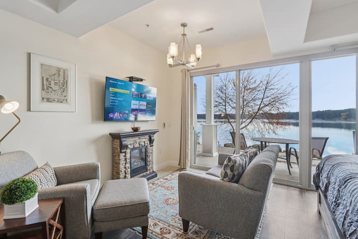Water's Edge Luxury Retreat At Delton Grand - Lake Delton, WI