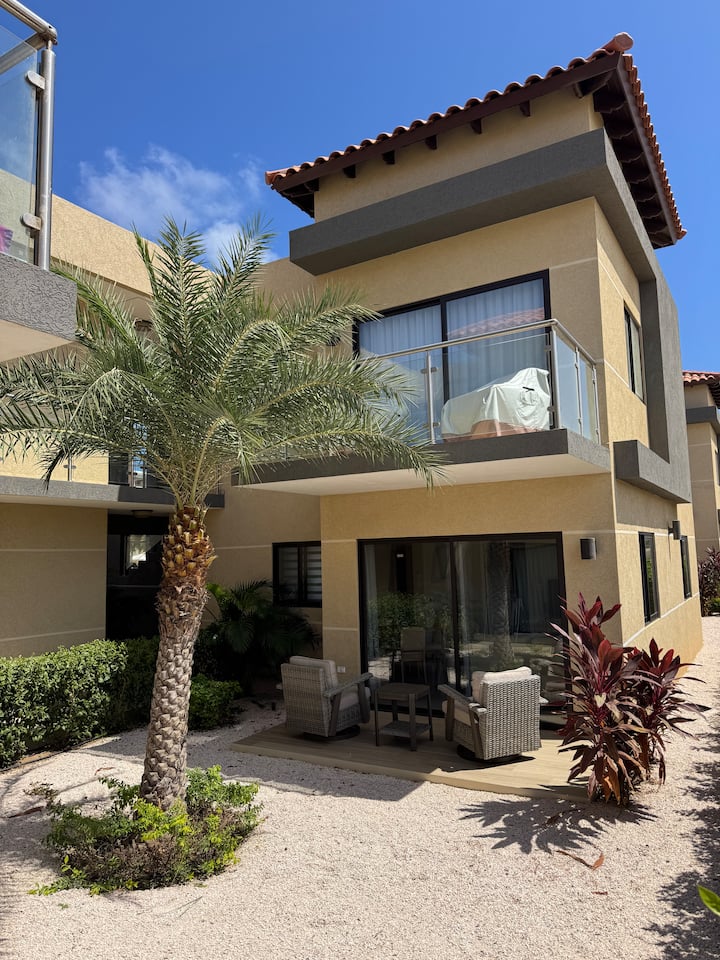 Brand New Gold Coast Condo Noord 3 Pools, Gym, Bar - Aruba