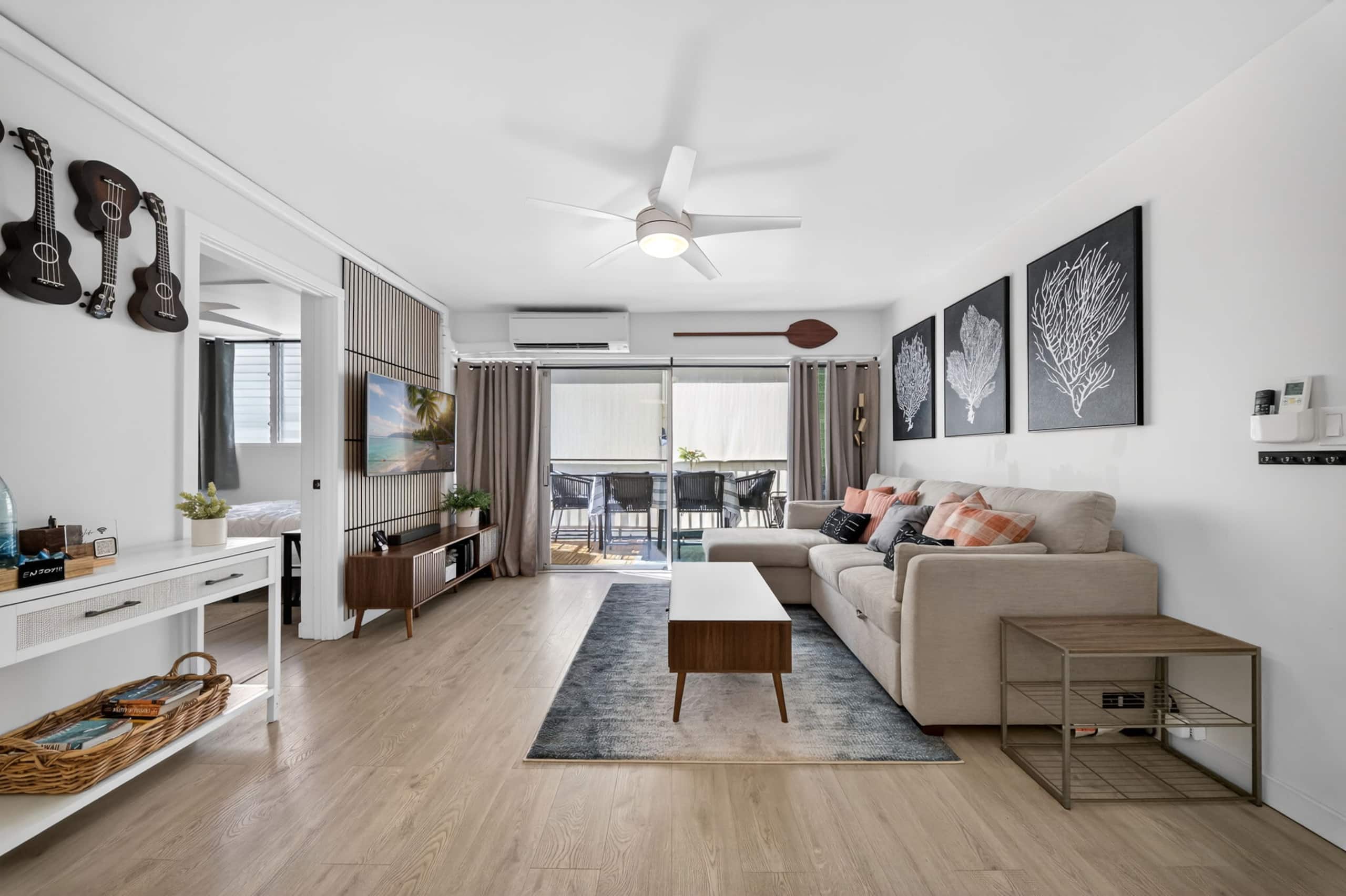 Condo in Honolulu · ★4.94 · 2 bedrooms · 4 beds · 2 private baths - Image 1