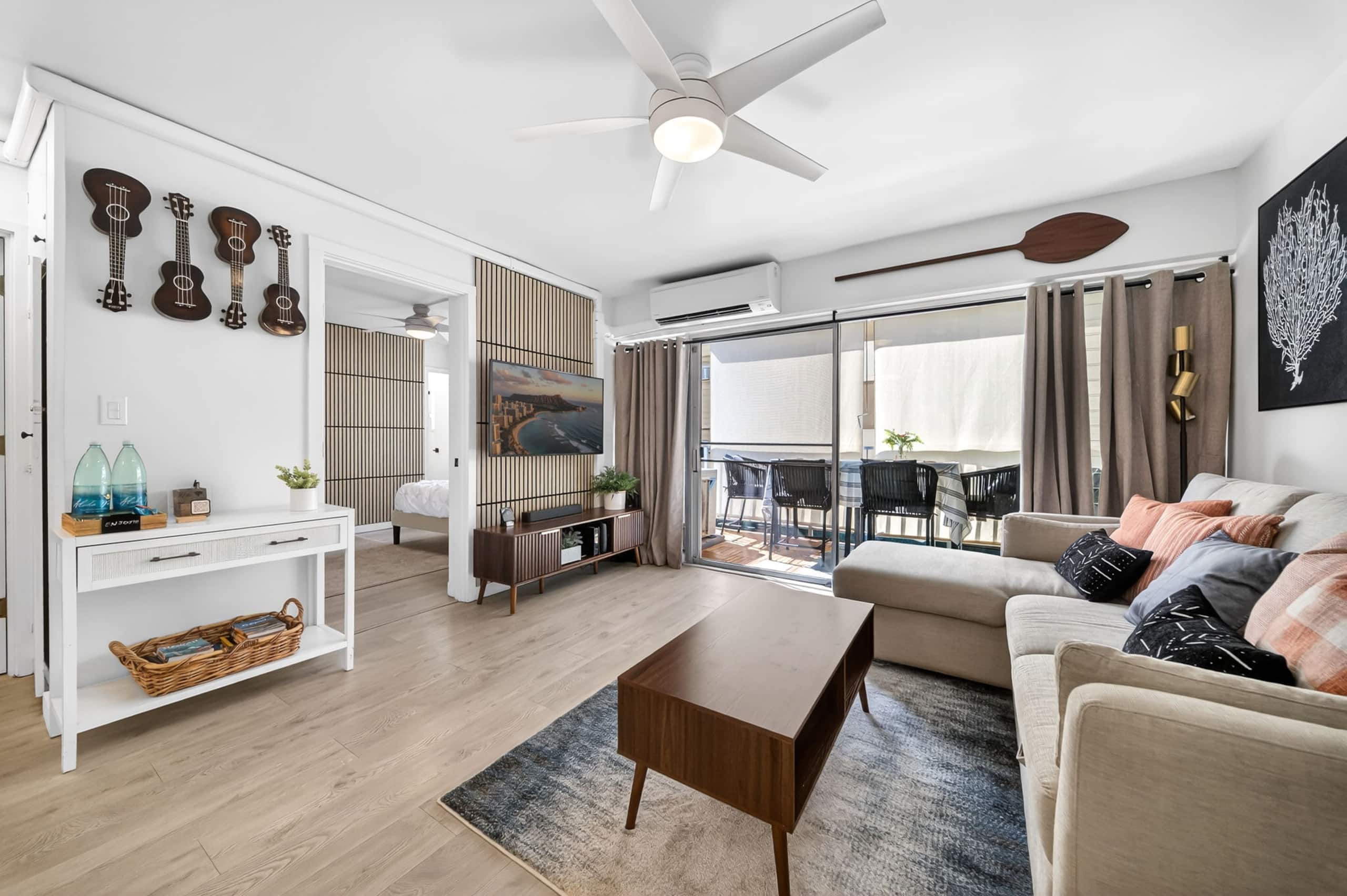 Condo in Honolulu · ★4.94 · 2 bedrooms · 4 beds · 2 private baths - Image 4