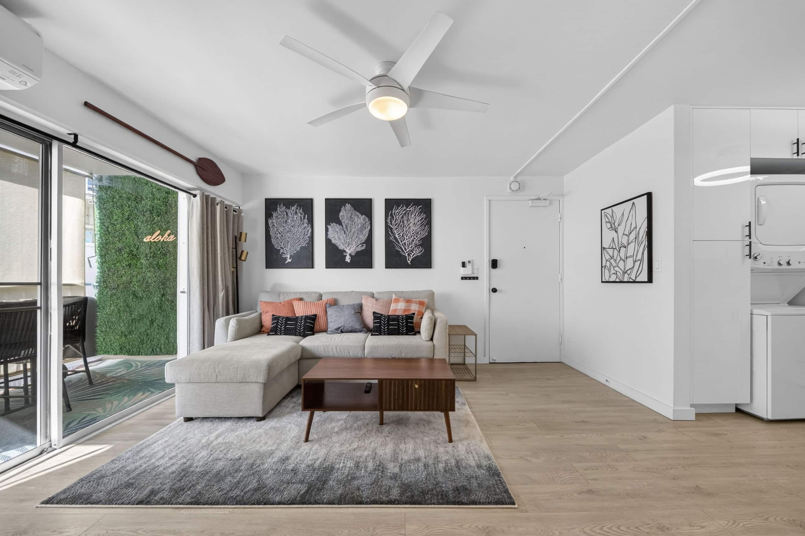 Condo in Honolulu · ★4.94 · 2 bedrooms · 4 beds · 2 private baths - Image 7