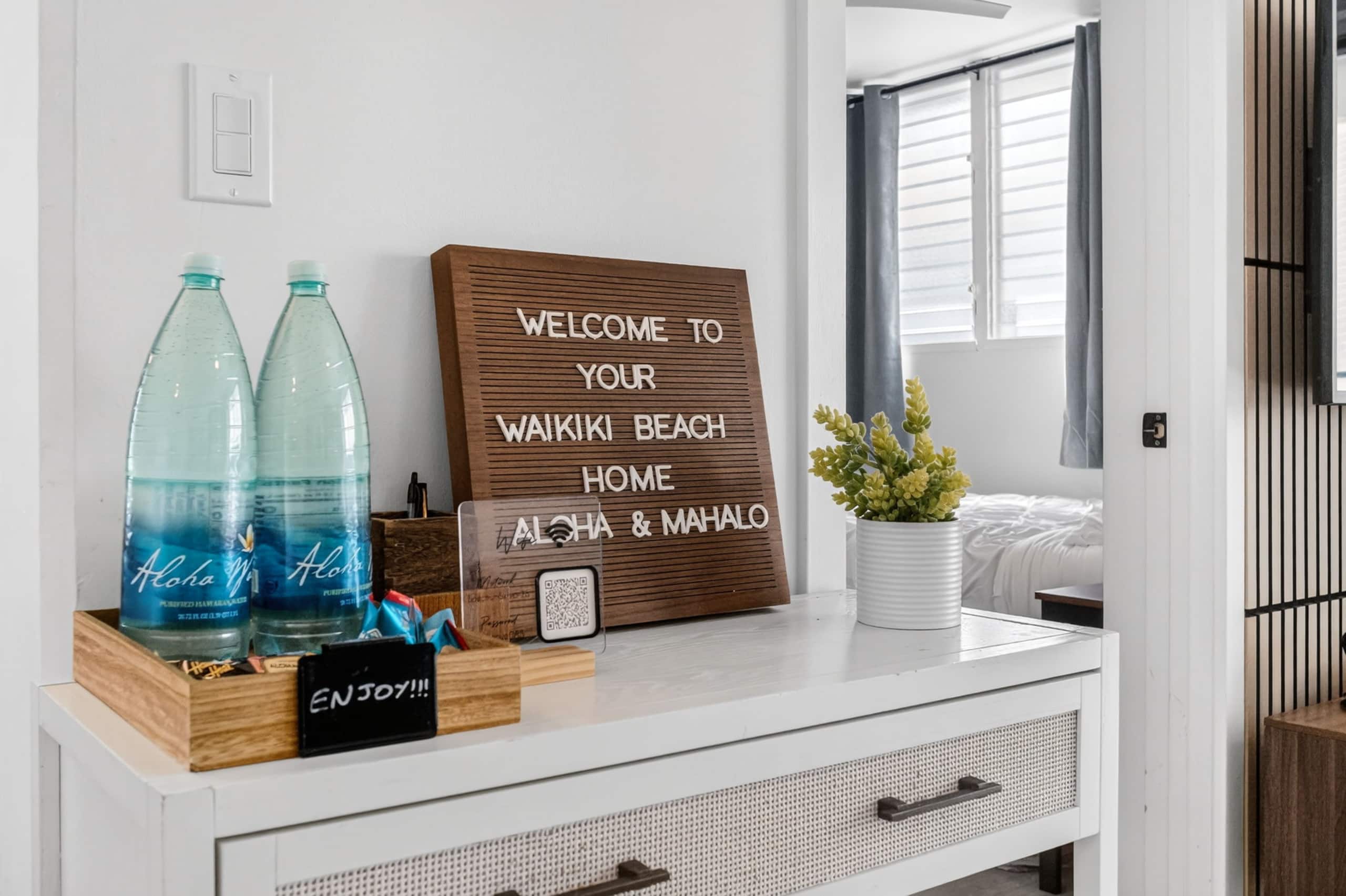 Condo in Honolulu · ★4.94 · 2 bedrooms · 4 beds · 2 private baths - Image 11
