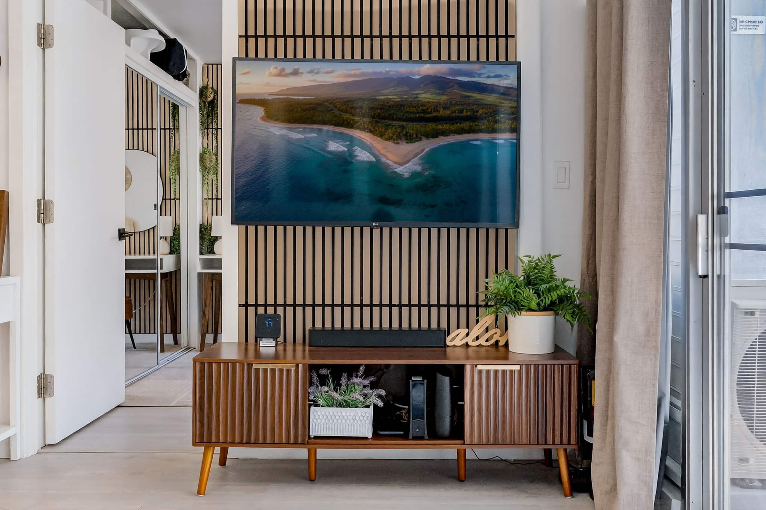 Condo in Honolulu · ★4.94 · 2 bedrooms · 4 beds · 2 private baths - Image 8