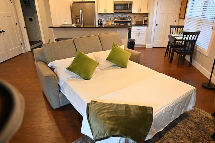 Green Leaf Modern Luxe 2br/3bed, 2bath, Asheville - Swannanoa, NC