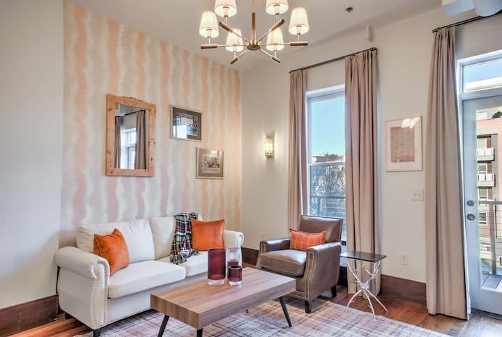 Downtown Asheville 1br Condo With Private Deck - Asheville, NC