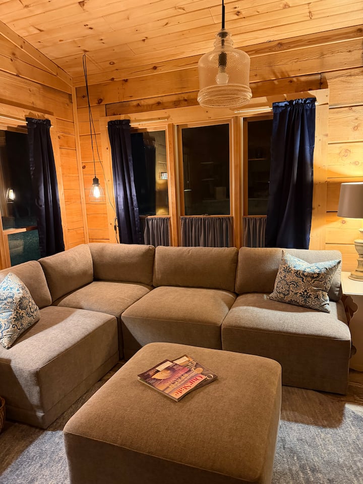 A Mount Pilot Retreat 2 In Pinnacle, Nc - Pilot Mountain, NC