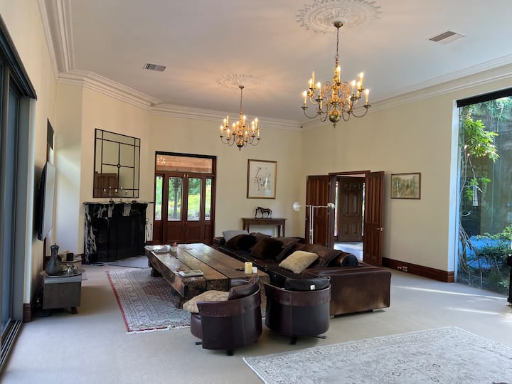Nook Farm
(A 155 Years' Heritage!) - Nagambie