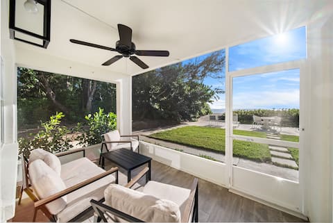 Top performing Airbnb: New Modern on Beach Longboat Key (5 steps to Sand) in Longboat Key