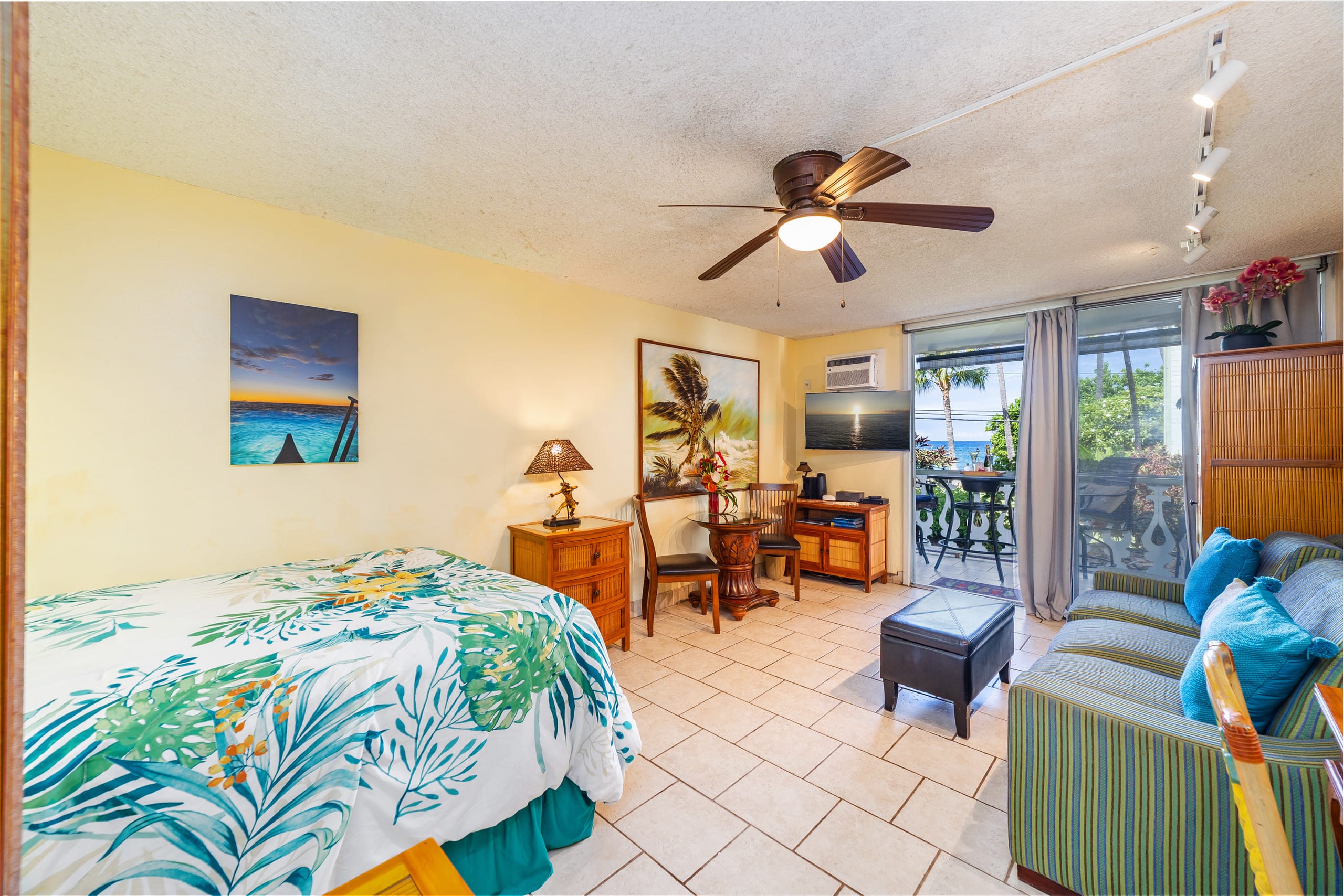 Condo in Kailua-Kona · ★5.0 · Studio · 1 bed · 1 bath - Image 2