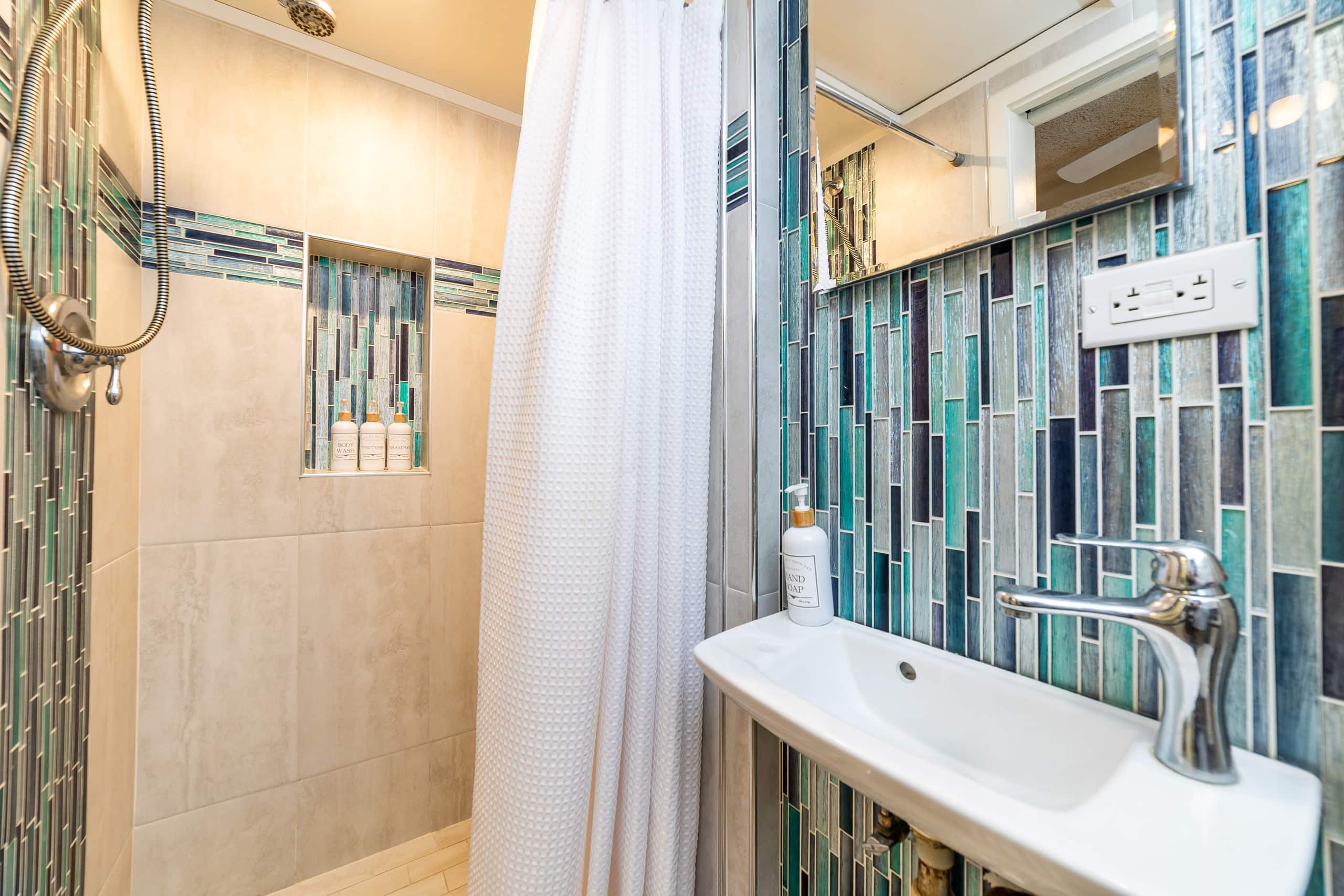 Condo in Kailua-Kona · ★5.0 · Studio · 1 bed · 1 bath - Image 21