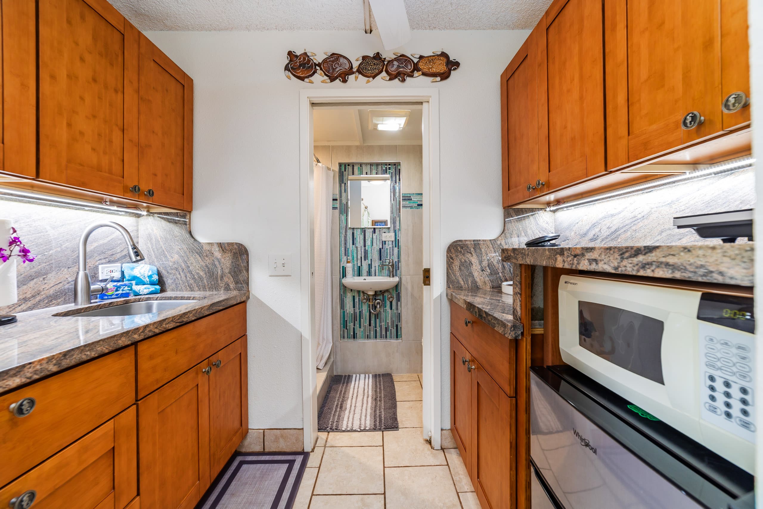 Condo in Kailua-Kona · ★5.0 · Studio · 1 bed · 1 bath - Image 5