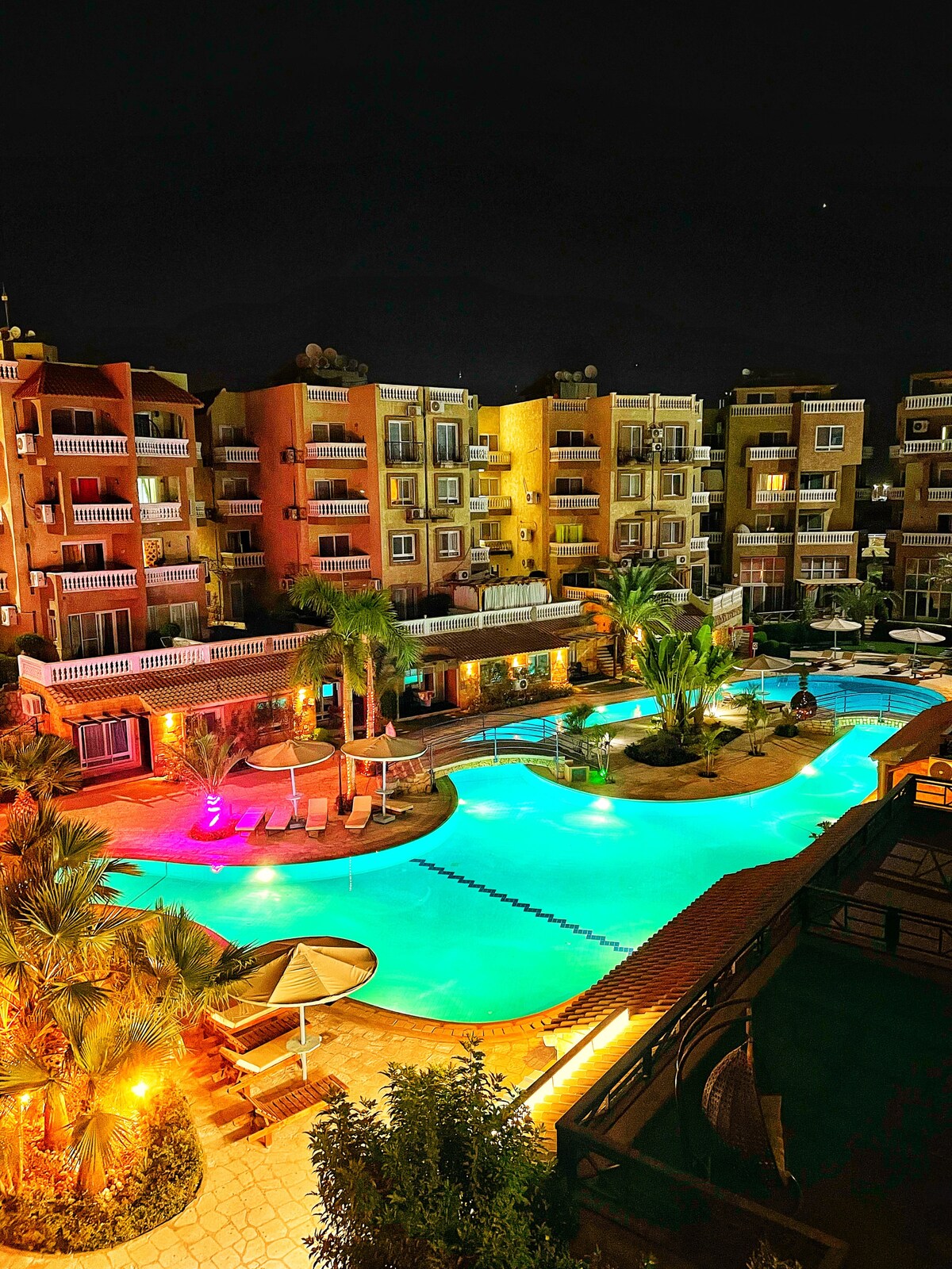 Apartment with swimming pool. Internal shuttle service - Airbnb