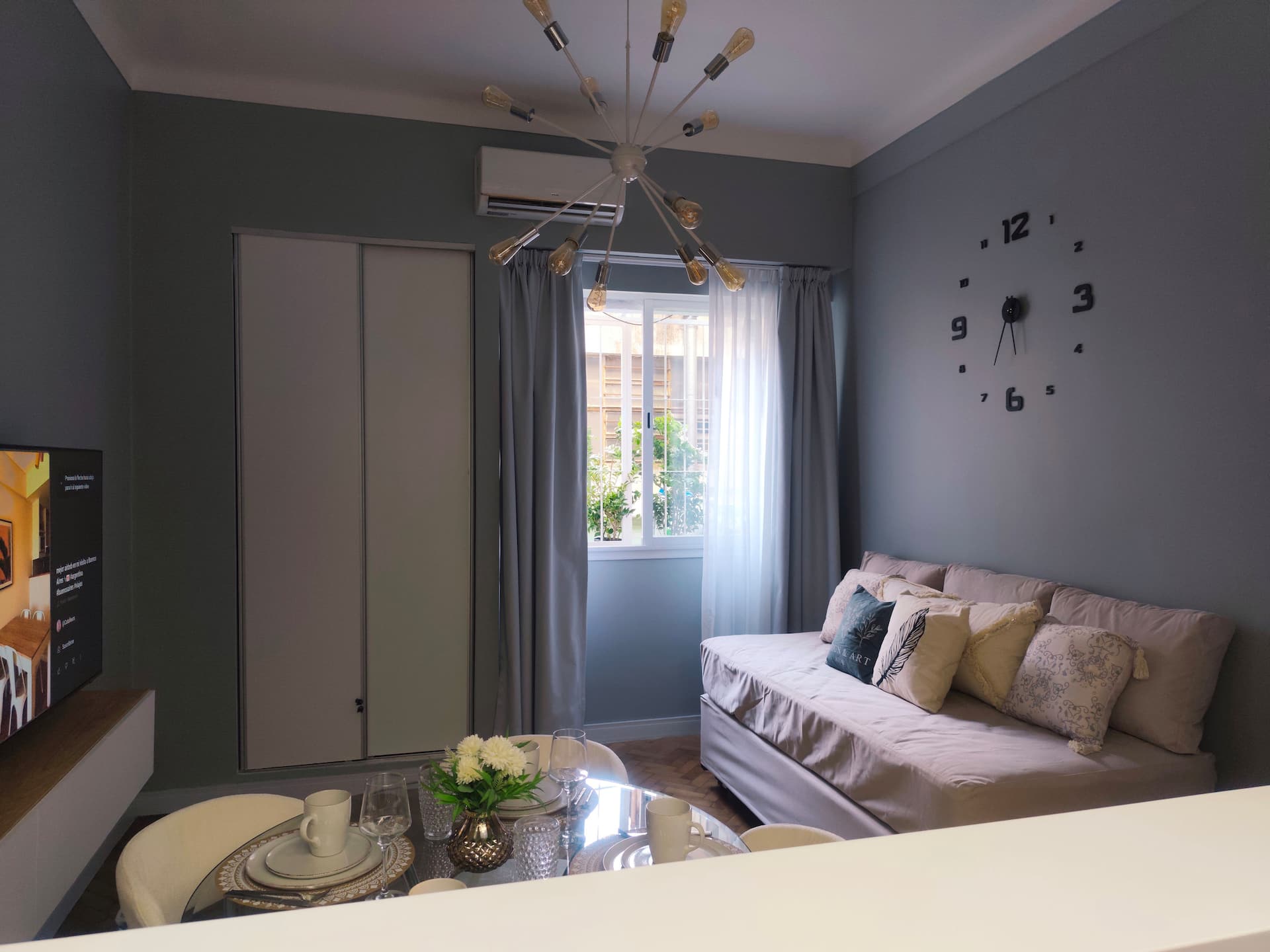 Modern one-bedroom apartment in Monserrat