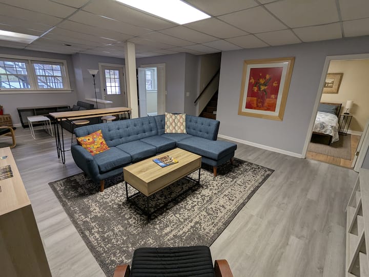 Spacious 2br Apartment W/ Pool & Fenced Yard - Waynesboro, VA