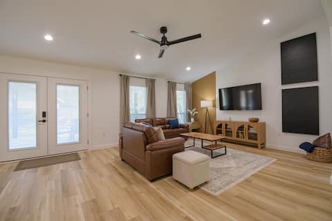 Top performing Airbnb: 4BR/newly renovated/sleeps 8/near Domain&Downtown in Tech Ridge