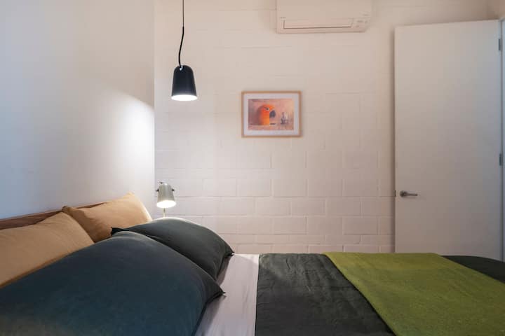 Manželská posteľ Queen, vlastná kúpeľňa, klimatizácia, šatník